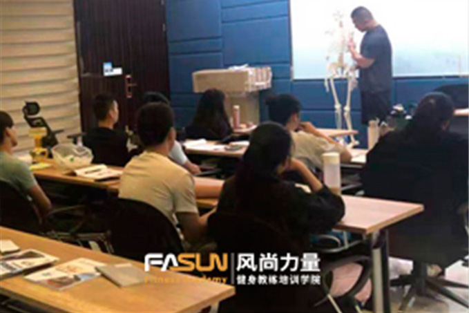 私人教练培训适合什么样的人参加？